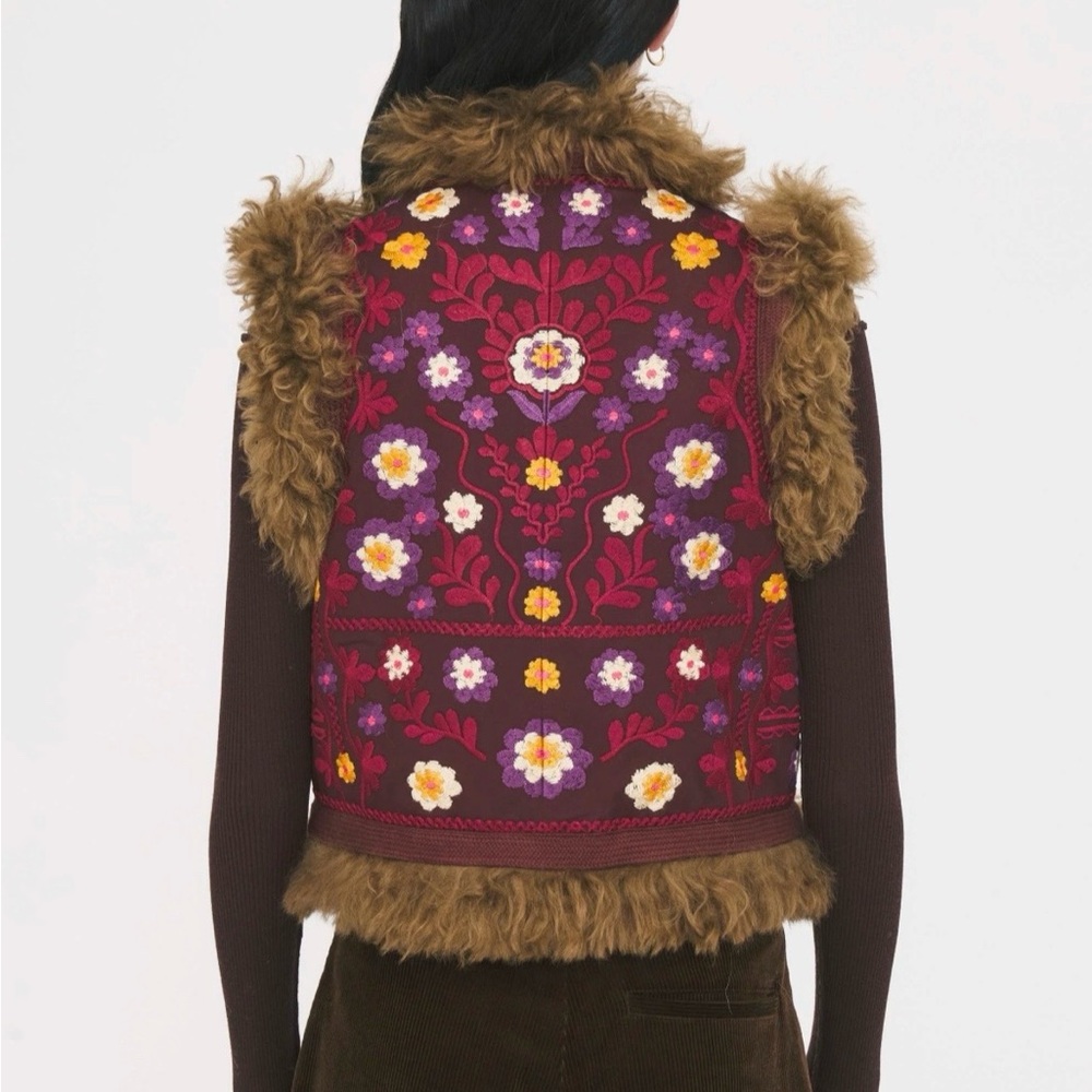 Antik Batik Magyar Afghan Vest Floral Embroidered Lambskin Trim - Picture 4 of 4